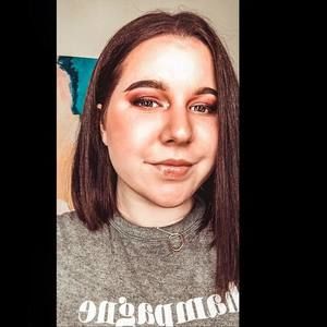 Meet your Posher, Elicia